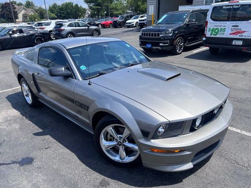 Used 2009 Ford Mustang GT RWD image 14