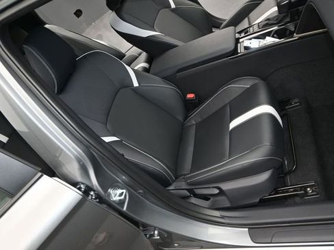 Used 2025 Toyota Camry SE w/ Multimedia Upgrade Package image 15