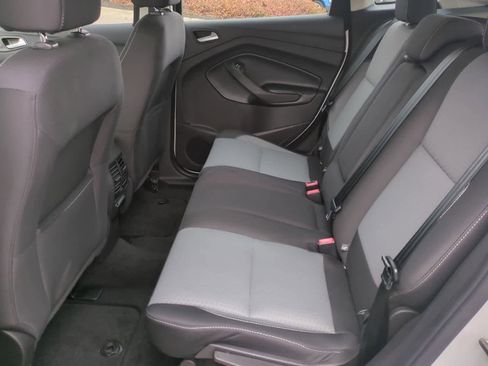 Used 2017 Ford C-MAX SE image 19