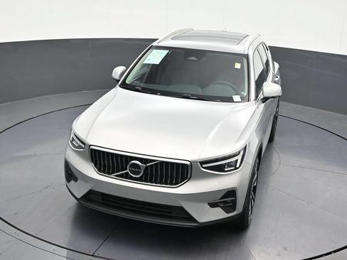 Used 2023 Volvo XC40 B5 Plus AWD/4WD image 24