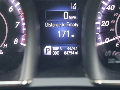 Used 2016 Toyota Avalon Limited image 20