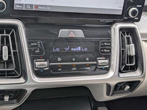 Used 2022 Kia Sorento S w/ Panoramic Sunroof Package FWD image 22