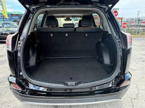Used 2018 Toyota RAV4 Limited AWD/4WD image 14