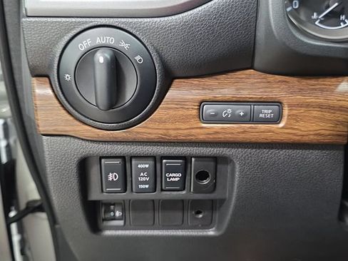 Used 2017 Nissan Titan Platinum Reserve AWD/4WD image 25