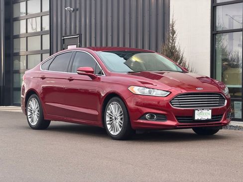 Used 2016 Ford Fusion SE w/ Equipment Group 202A image 4