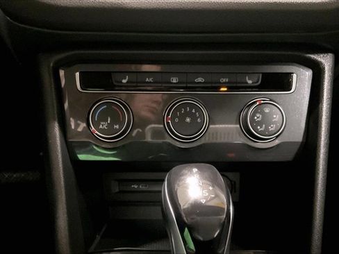 Used 2024 Volkswagen Tiguan S image 33