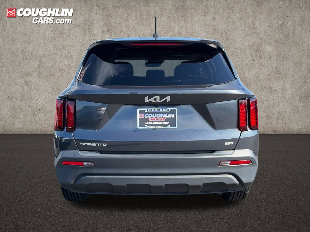 Used 2023 Kia Sorento LX AWD/4WD image 6