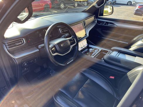 Used 2023 Jeep Grand Wagoneer Series II AWD/4WD image 19
