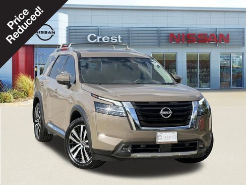 Certified 2023 Nissan Pathfinder Platinum w/ Cargo Package AWD/4WD image 1