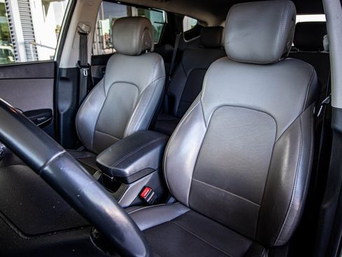 Used 2018 Hyundai Santa Fe Sport image 24