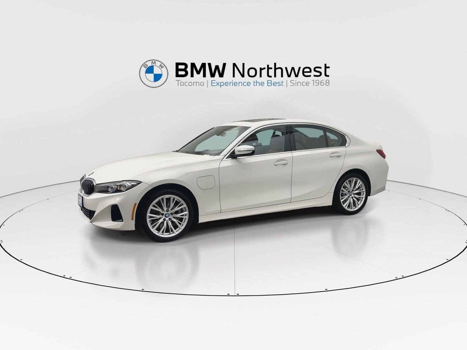 Used 2024 BMW 330e w/ Convenience Package RWD image 10