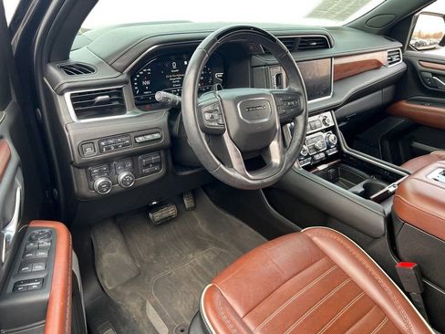 Used 2023 GMC Yukon Denali Ultimate AWD/4WD image 7