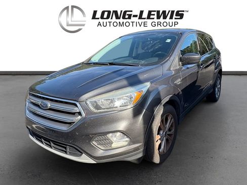 Used 2017 Ford Escape SE FWD image 1