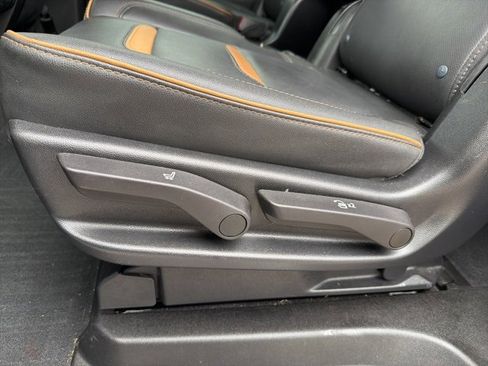 Used 2023 GMC Yukon XL AT4 w/ Technology Package image 29