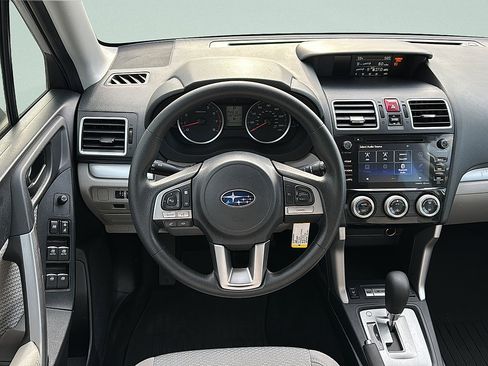 Used 2017 Subaru Forester 2.5i Premium w/ Popular Package #2A AWD/4WD image 10