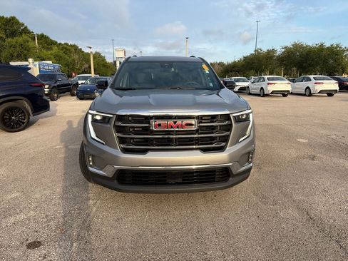 Used 2024 GMC Acadia Elevation w/ Luxury Package FWD image 8