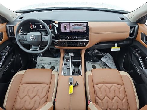 New 2026 Nissan Pathfinder Platinum w/ Cargo Package FWD image 13