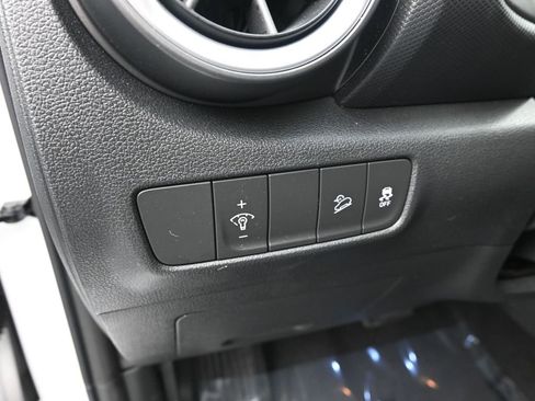 Certified 2022 Hyundai Kona Limited image 32