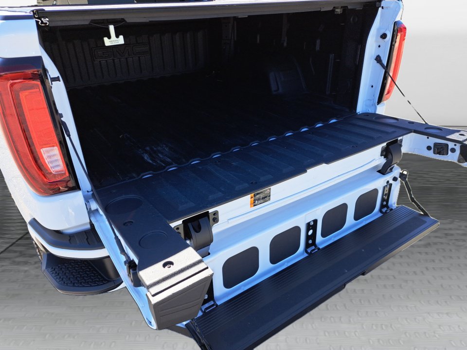 Used 2025 GMC Sierra 1500 AT4 w/ AT4 Premium Package AWD/4WD image 25