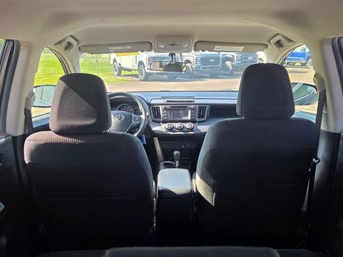 Used 2016 Toyota RAV4 LE AWD/4WD image 12