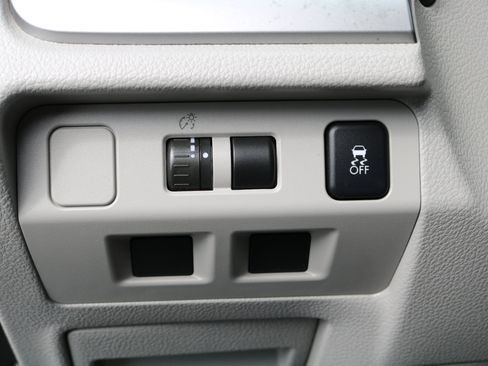 Used 2015 Subaru Forester 2.5i w/ Alloy Wheel Package image 17