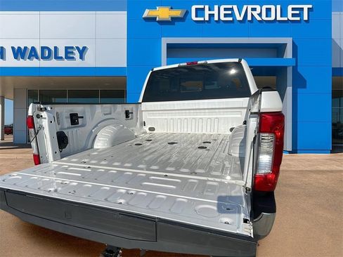 Used 2018 Ford F250 Lariat w/ Chrome Package image 10