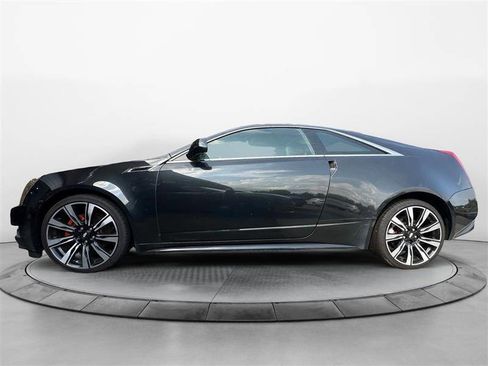 Used 2011 Cadillac CTS Premium image 2