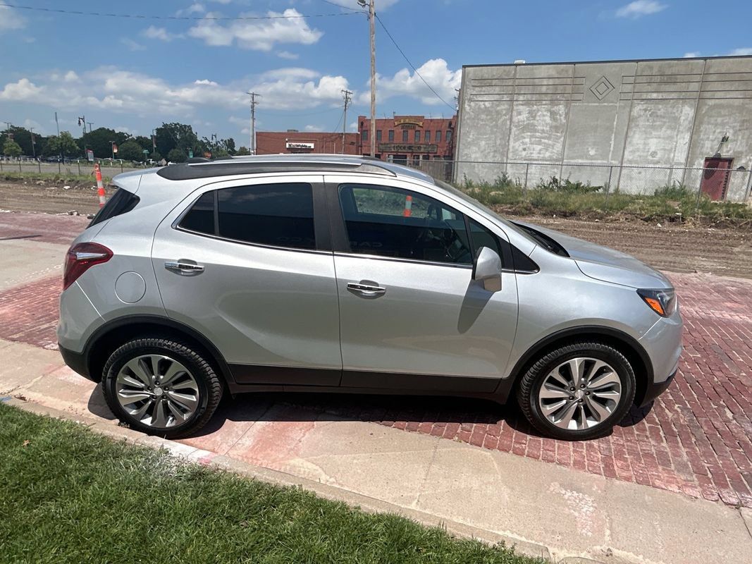Used 2020 Buick Encore Preferred AWD/4WD image 5