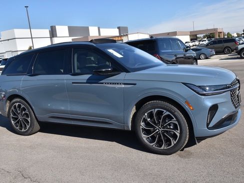 New 2026 Lincoln Nautilus Reserve image 4