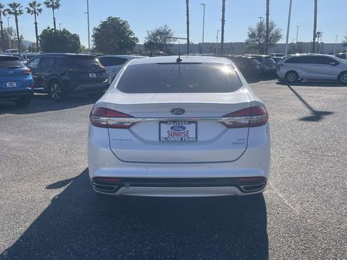 Used 2017 Ford Fusion SE w/ Fusion SE Technology Package image 6