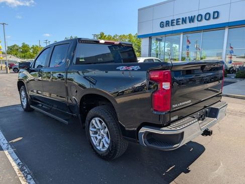 Used 2023 Chevrolet Silverado 1500 LT AWD/4WD image 3