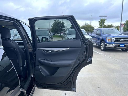 Certified 2025 INFINITI QX50 Pure image 18