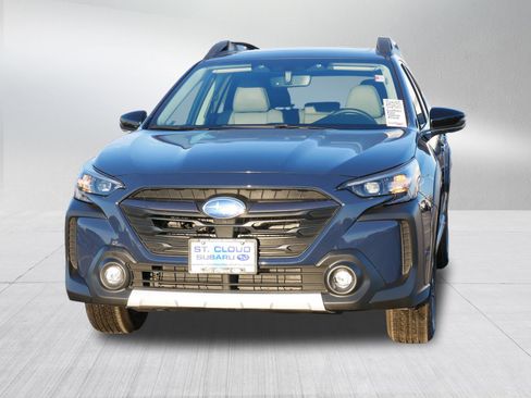 Certified 2025 Subaru Outback Limited image 2