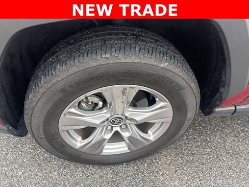 Used 2023 Toyota RAV4 XLE w/ Convenience Package image 5