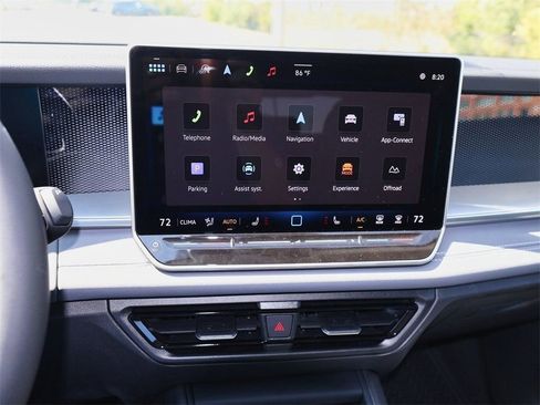 New 2025 Volkswagen Tiguan SE image 18