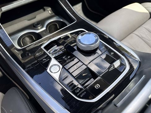 Used 2023 BMW X7 M60i w/ Executive Package AWD/4WD image 38