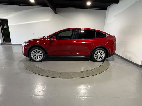 Used 2018 Tesla Model X 75D AWD/4WD image 12