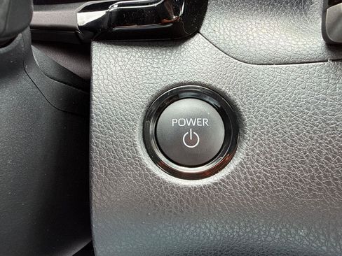 Used 2025 Toyota Camry SE FWD image 17