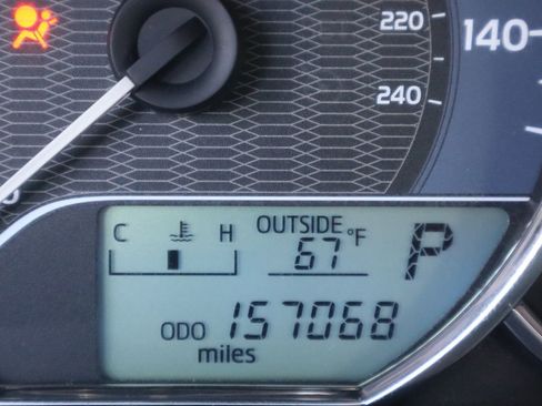 Used 2016 Toyota Corolla L image 44