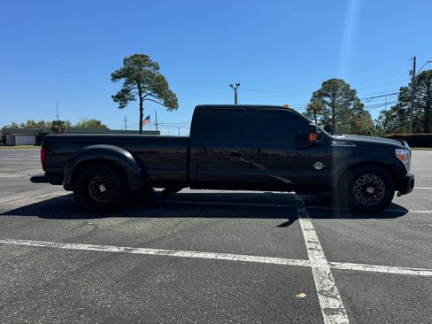 Used 2011 Ford F350 Lariat image 5