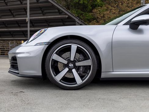 Certified 2025 Porsche 911 Carrera RWD image 13