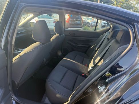 Used 2024 Nissan Altima 2.5 SV image 28