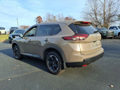 Used 2024 Nissan Rogue SV image 23
