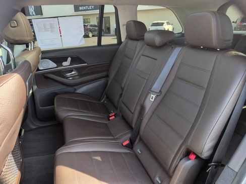 Used 2020 Mercedes-Benz GLS 450 4MATIC image 24