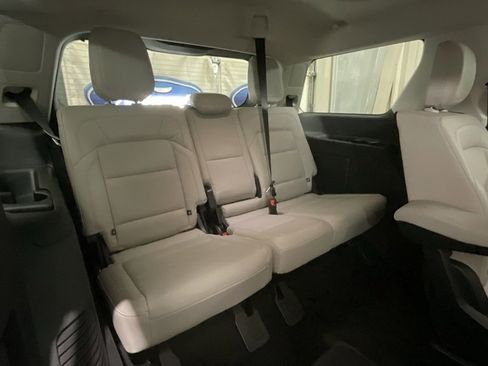 Used 2025 Lincoln Navigator Reserve image 13