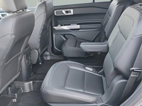 Certified 2023 Ford Explorer XLT w/ Equipment Group 202A image 17