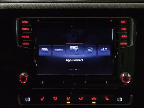 Used 2017 Volkswagen Jetta SEL image 25