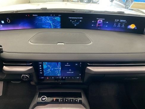 New 2026 Lincoln Navigator Reserve w/ Jet Appearance Package AWD/4WD image 32