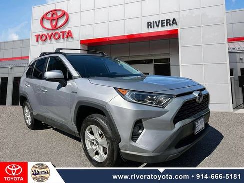 Used 2021 Toyota RAV4 XLE w/ Convenience Package AWD/4WD image 8