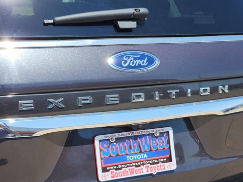 Used 2024 Ford Expedition Limited RWD image 12